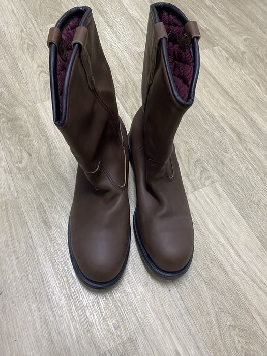 Ред Винг етик сатылады.