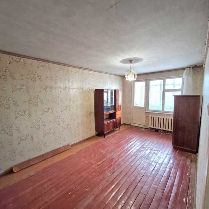 Продам однокомнатную квартиру на саяхате на 5 этаже без ремонта торг