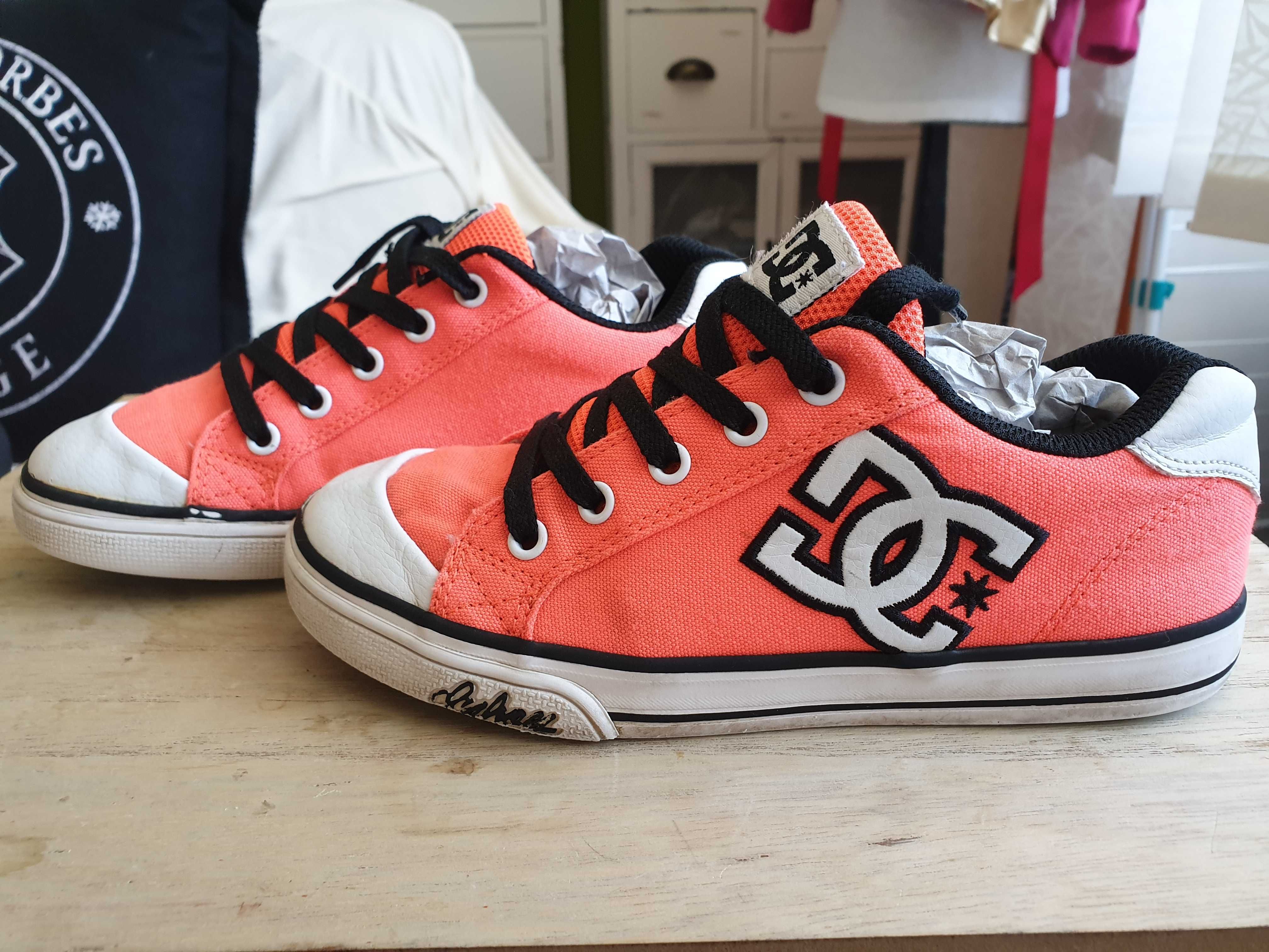 Tenisi fete DC shoes marimea 33