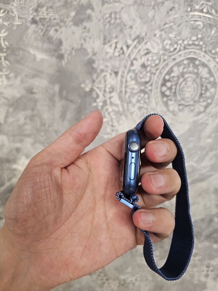 iWatch 7 44  karopka yoq