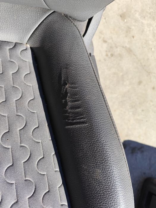 Салон за Corsa D 2013 г с Аербег и пиро патрони и четирите кори