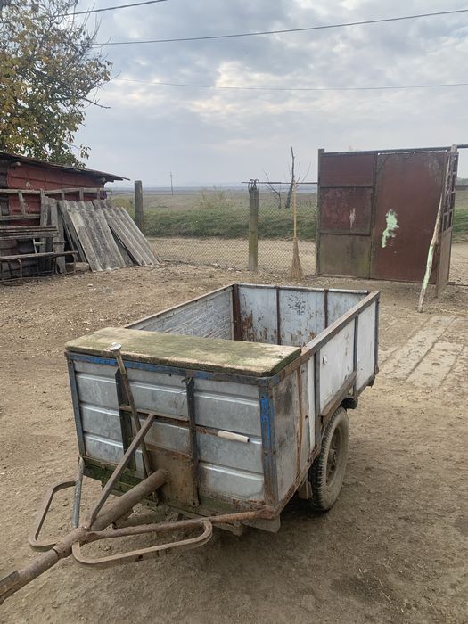 Vând remorcuț foarte buna. Mai multe detali la fața  locului.