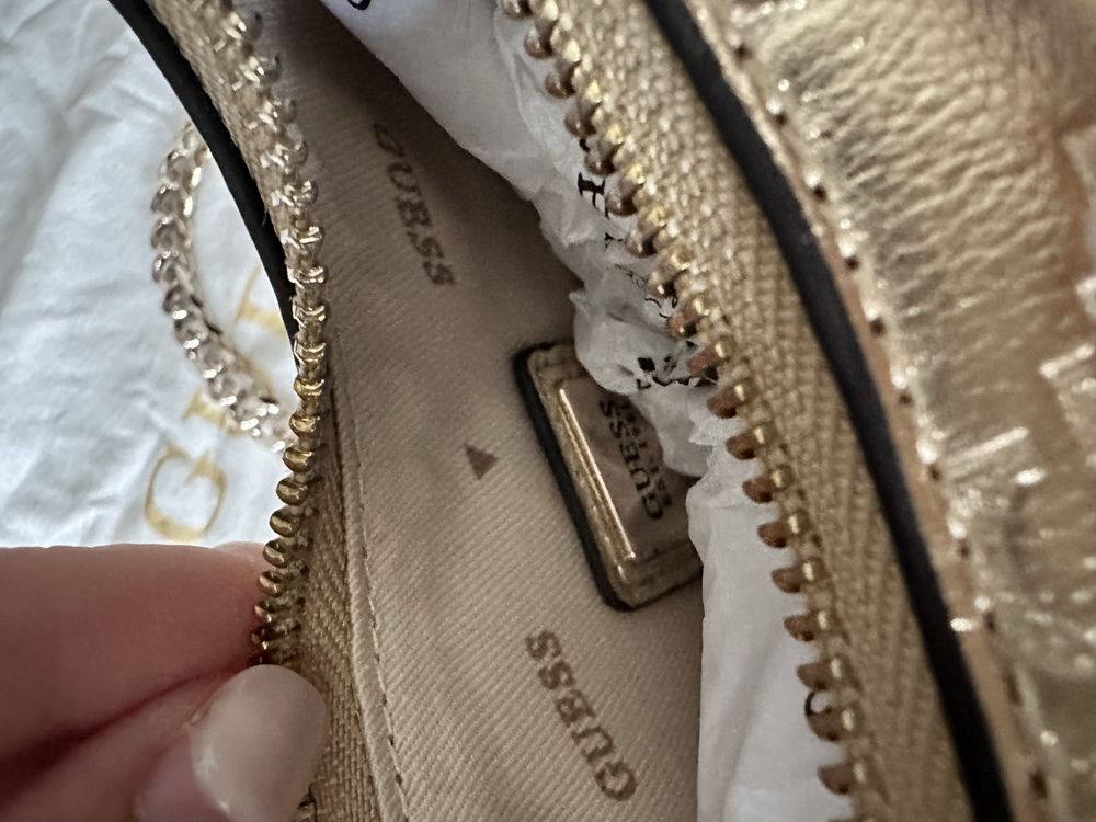 Оригинална чанта Guess