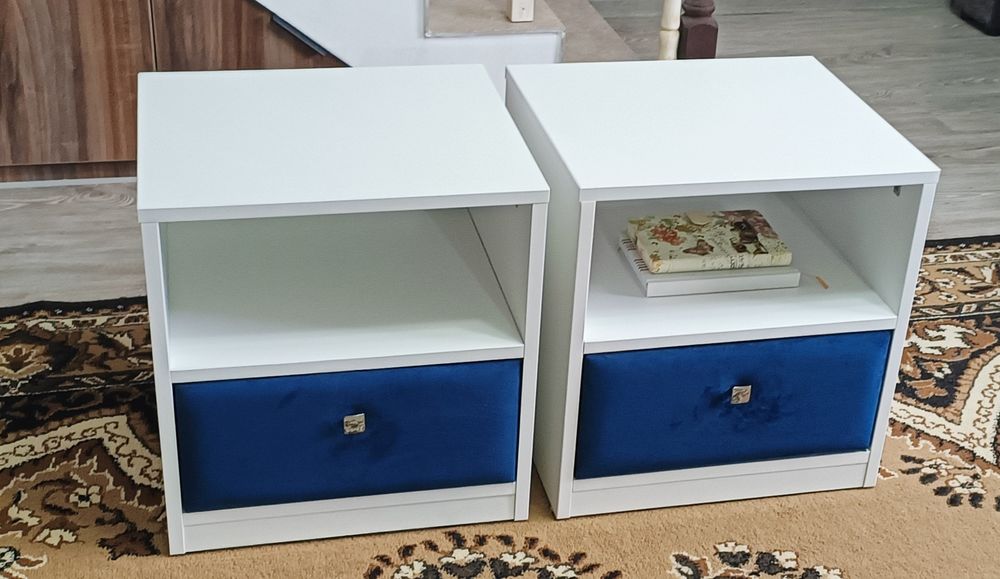 Noptiere cu sertar tapițat