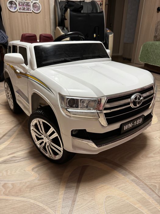 Продам детскую машину