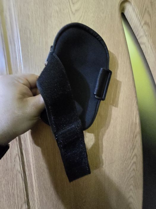 Vând geantă/borsetă sport  pentru telefon