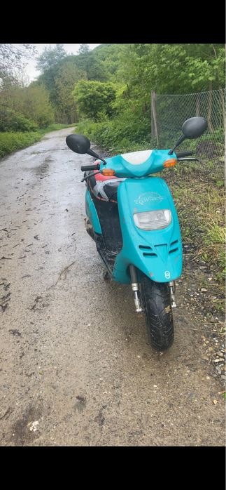 Vand piaggio typhoon de 80 merge foarte bine filtru sport etc.