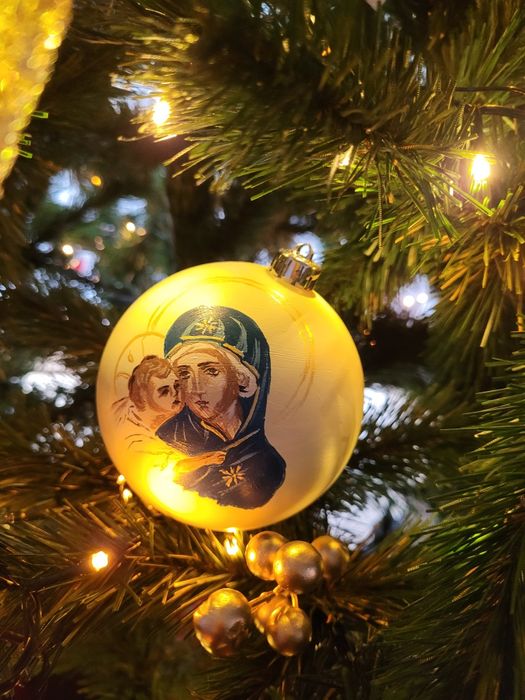 Glob pictat manual cu icoana