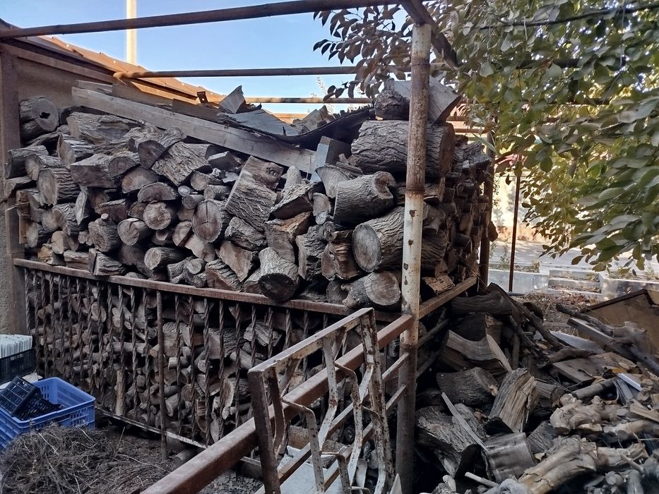 Утин сотилади тут дарахтидан