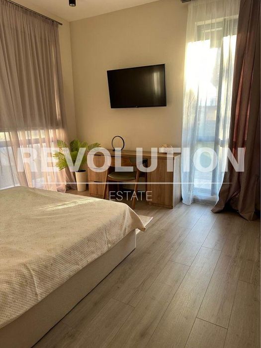 Дава се под наем Тристаен апартамент в Варна, Център - 100 кв.м за 850 € - Снимка #5