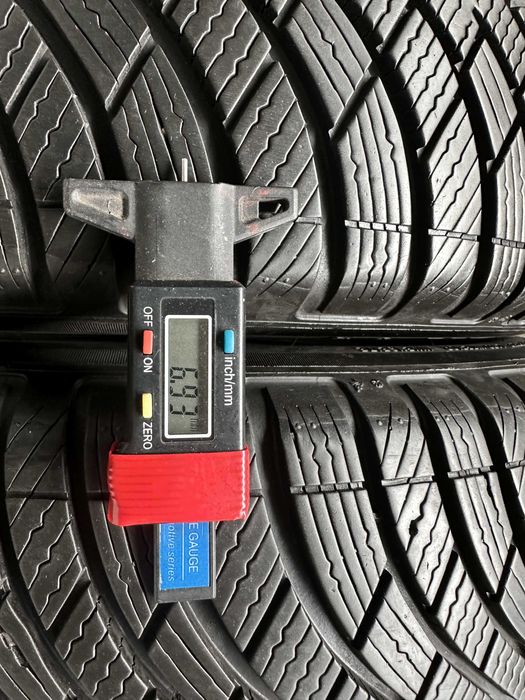 2 Anvelope Iarna 235/50 R17 100V MICHELIN Pilot Alpin 4