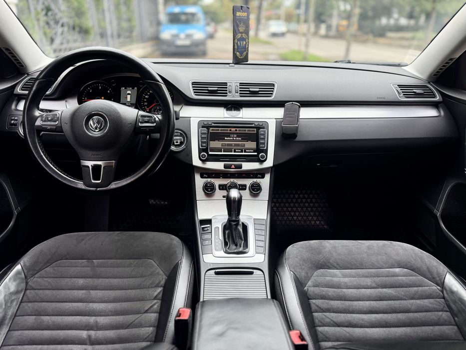 • Volkswagen Passat 2012 / 2.0 Diesel 170 cp / DSG - Parc Auto / Rate