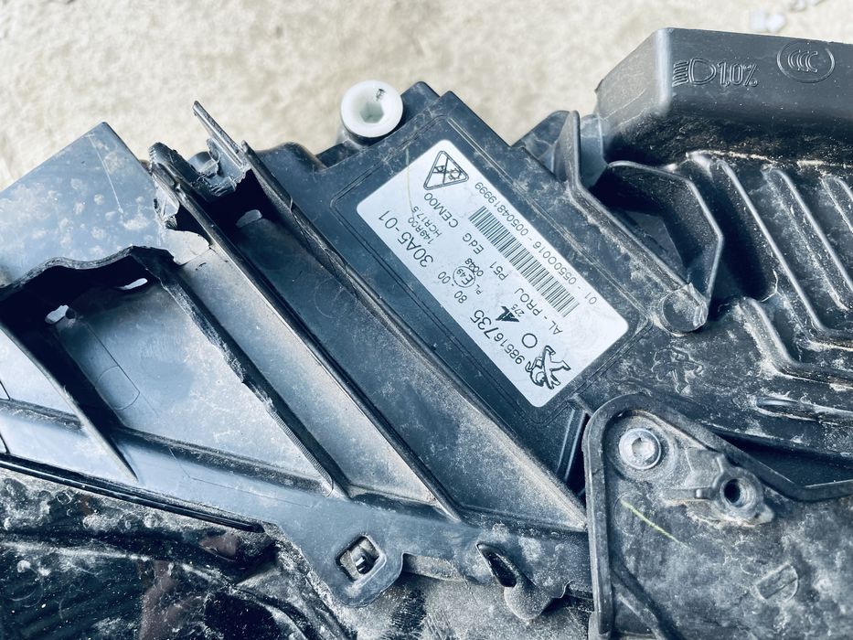 Фар Peugeot 308 LED