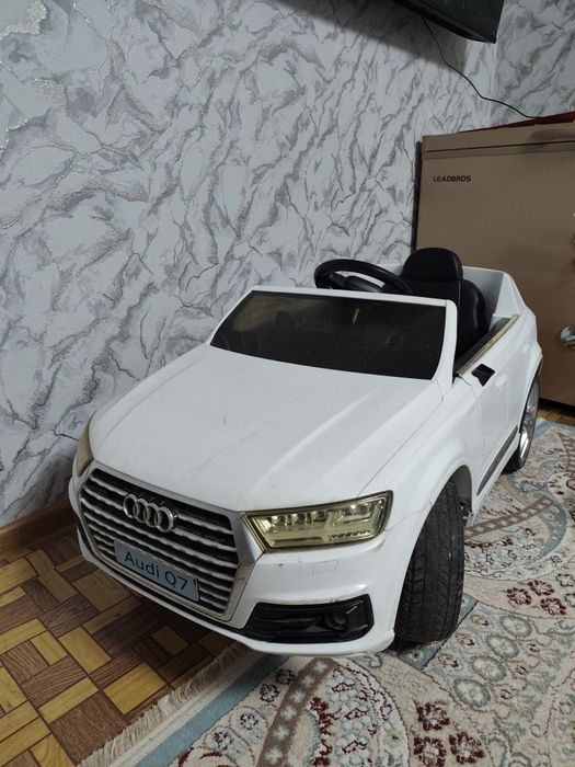 Audi Q7 электромобиль