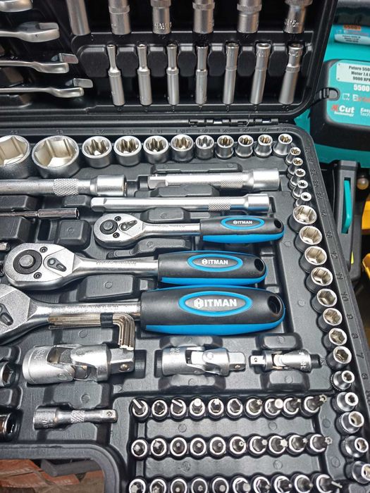 Set de scule Hitman mODEL FIXE SI CHLICET 216 piese