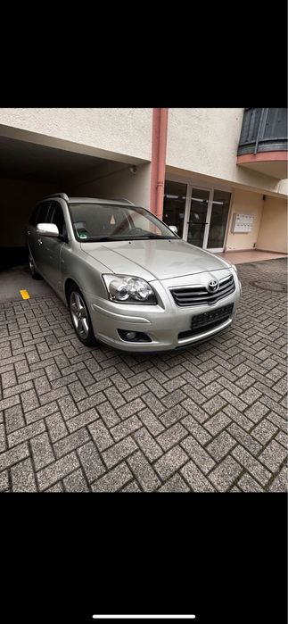 Toyota avensis 2.2d