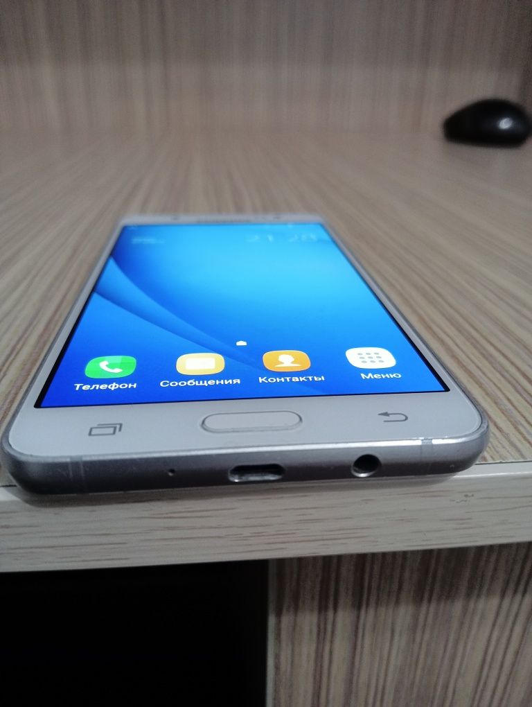 Samsung J5 сотилади