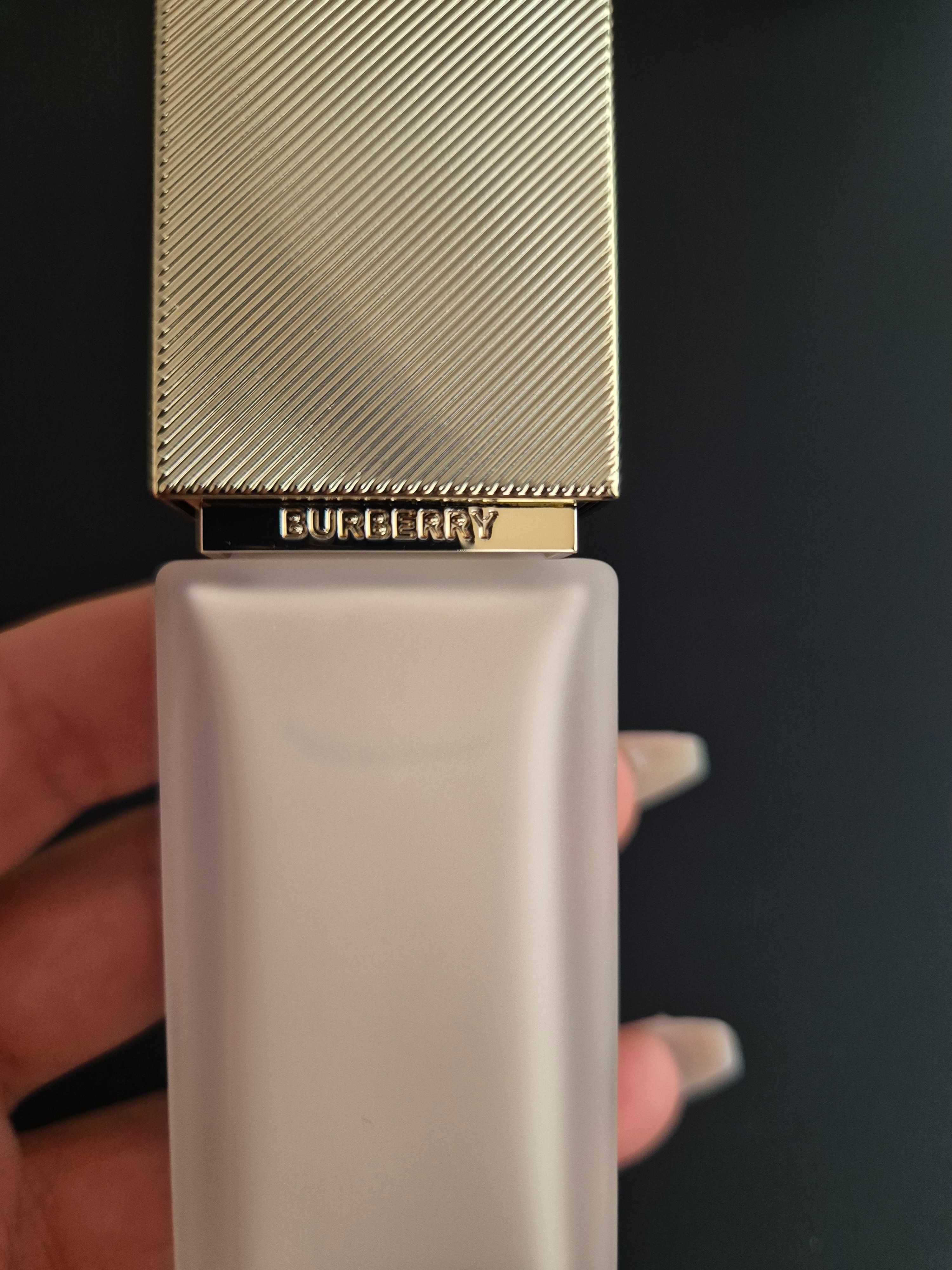 Фон дьо тен Burberry Beyond Wear Perfecting Matte