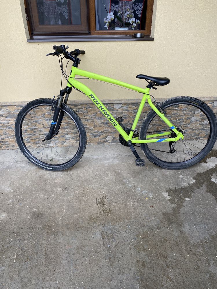 se vinde rockrider 100