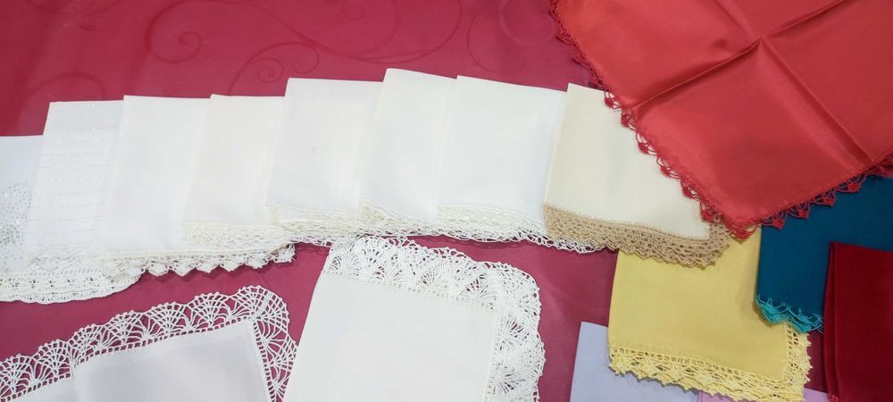 Дамски носни кърпички, наплетени на една кука