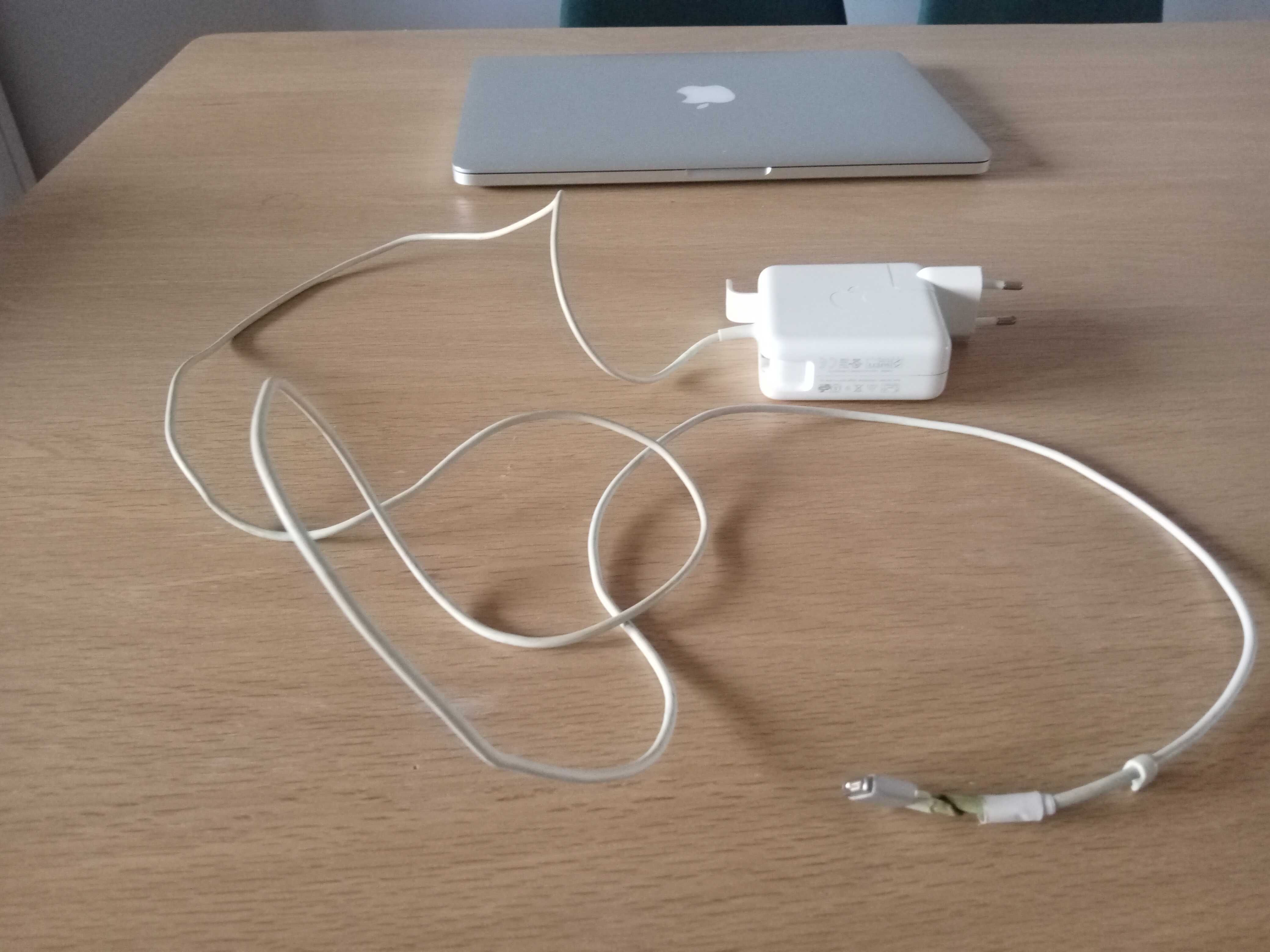 MacBook Pro 2015 13” 8GB ram 128 SSD Disk