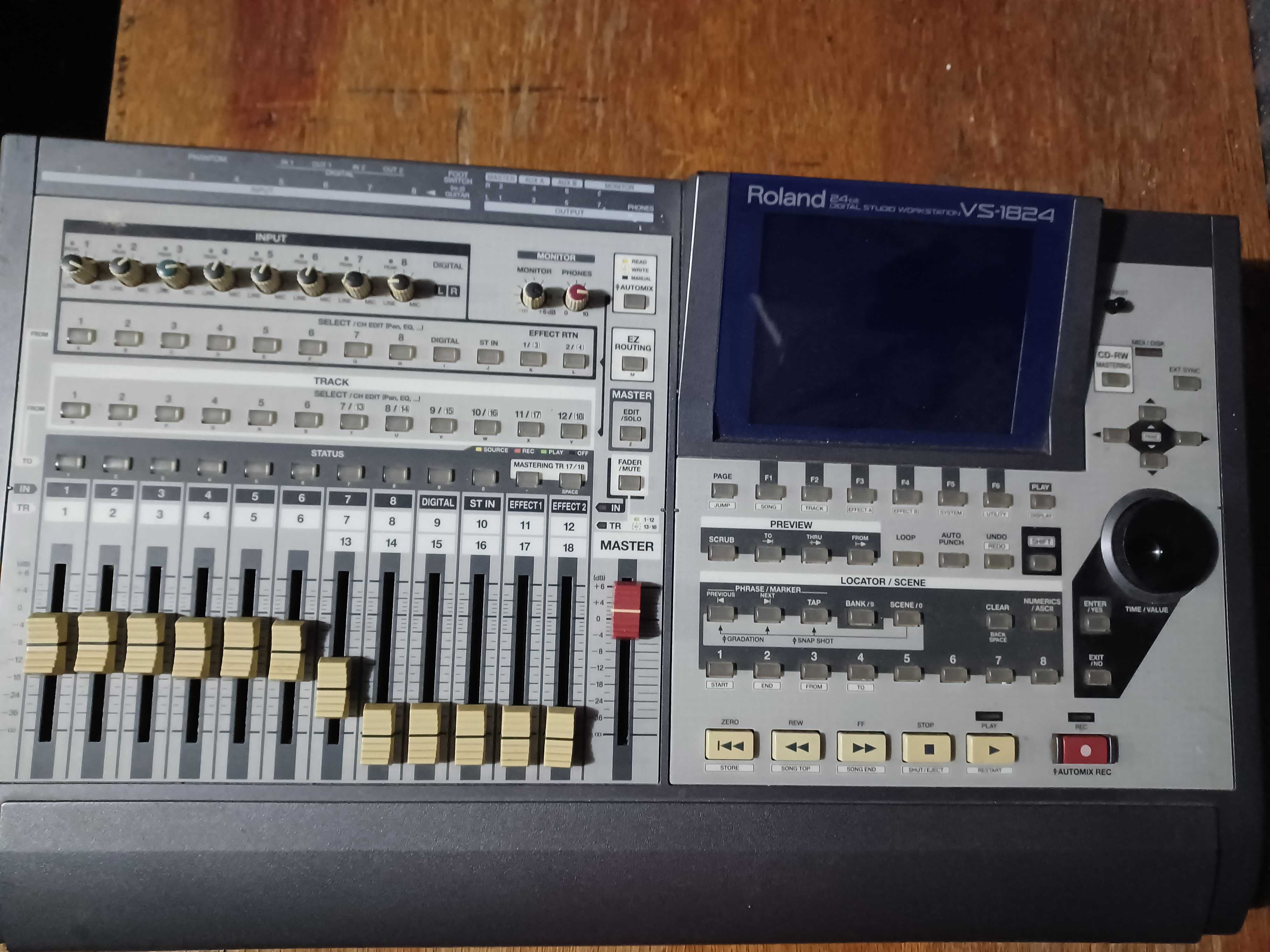 Mixer digital de studio Roland VS 1824