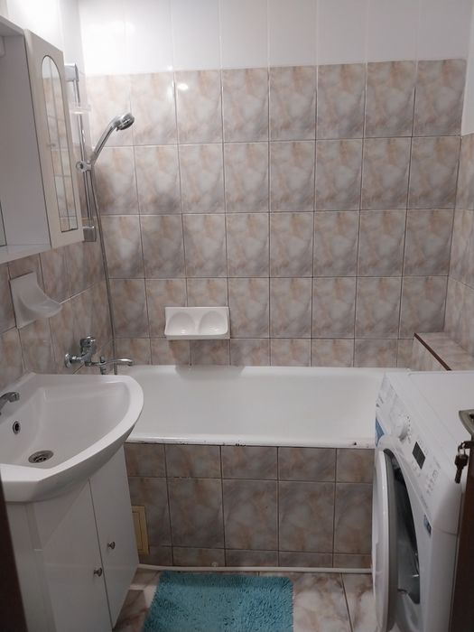 Persoana fizică,vând garsonieră confort I zona confectii