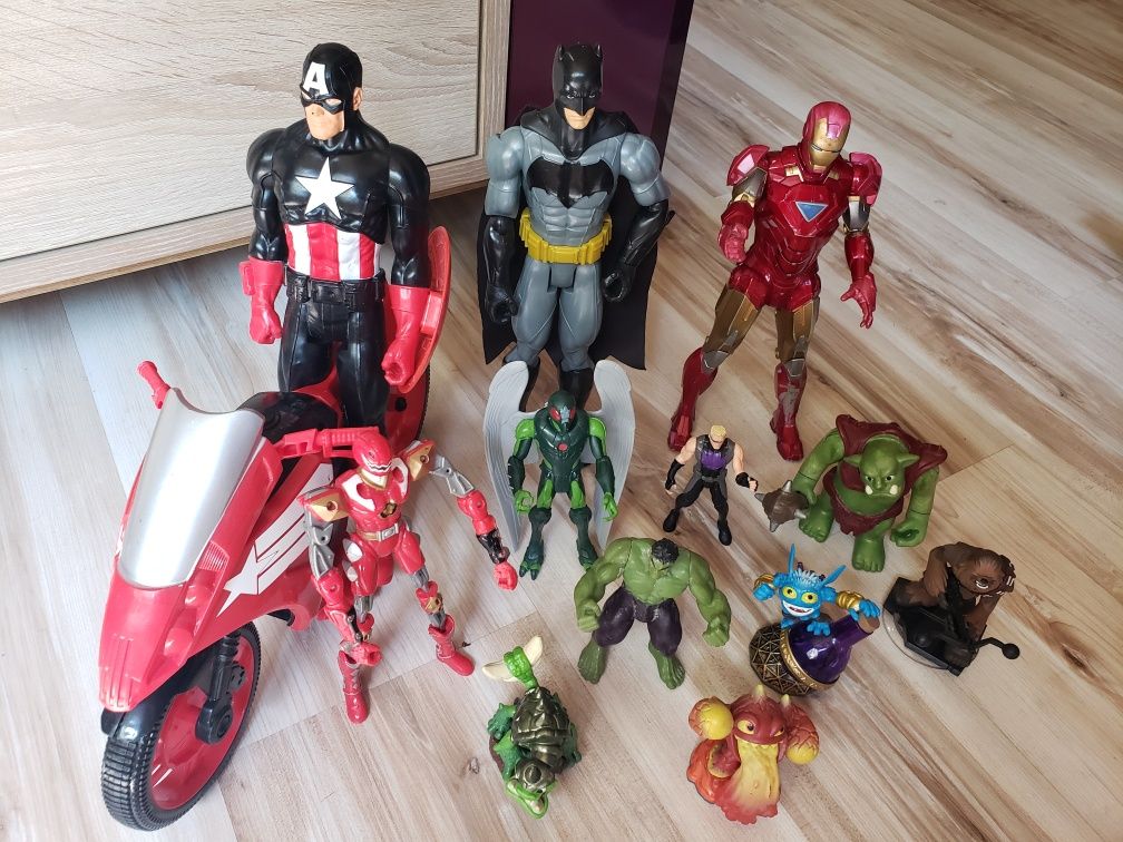 Figurine dc cosmics