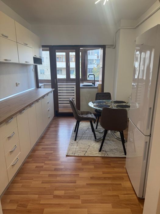 Inchiriere apartament 3 camere - zona Universitate