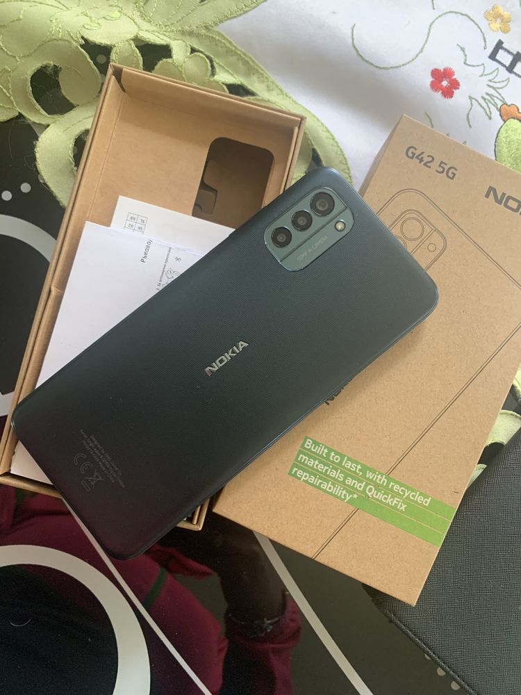 Nokia G42 5G с калъф тефтер