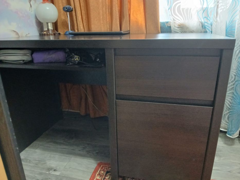 Продам стол письменный