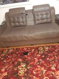 Кожанный диван продается