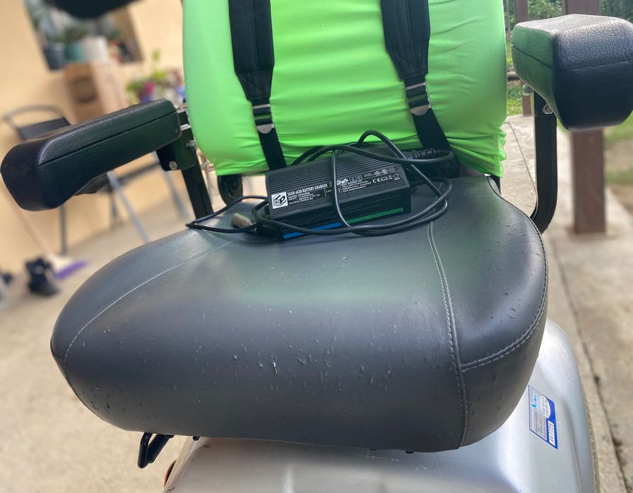 Scuter electric pentru persoane cu handicap
