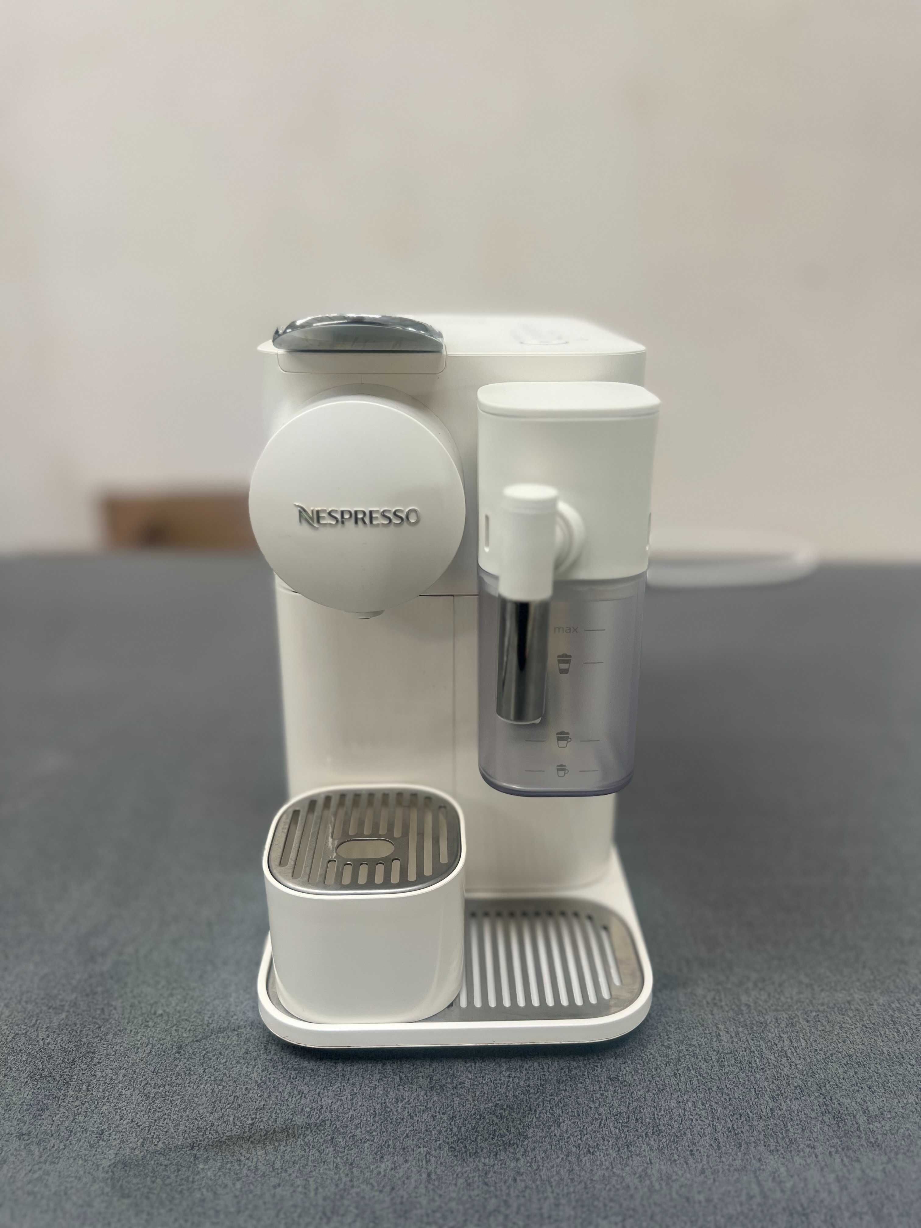 Кафемашина с капсули DeLonghi Lattissima One EN 510.W