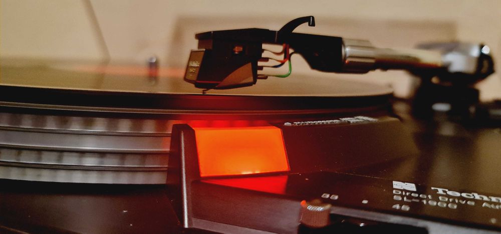 Technics SL-1900 Fully-Automatic Direct-Drive Turntable Made in Japan