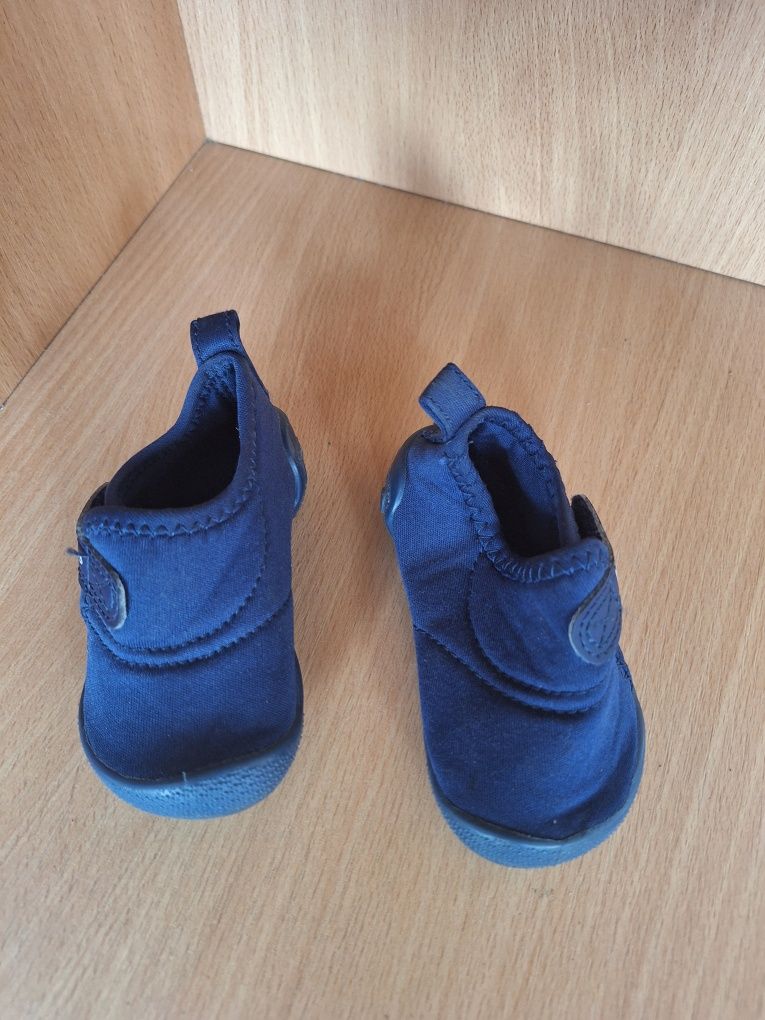 Adidasi (pantofi copii)