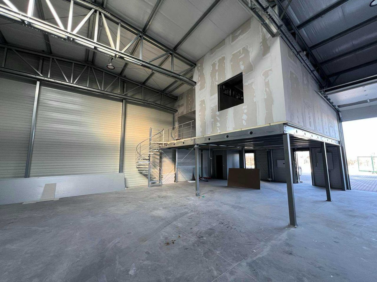 Дава се под наем Склад в София, Връбница 1 - 370 кв.м за 2590 € - Снимка #9