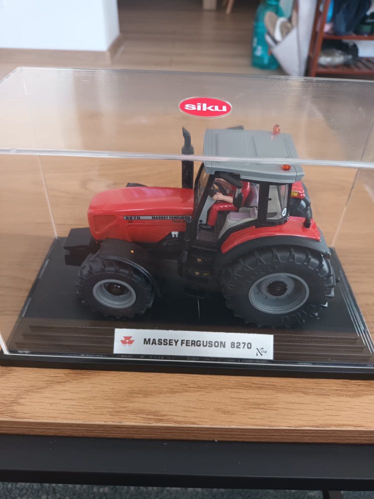 Macheta Siku Massey Ferguson 1:32