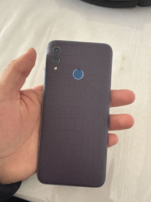 Honor 10 Lite sotiladi garantiya bilan