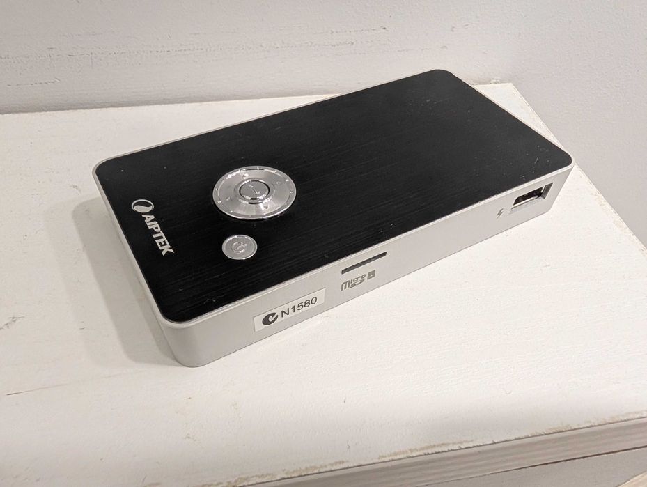 Джобен Видео Проектор PocketCinema Q20