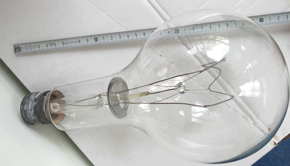 Голяма стъклена лампа - 1000 вата - 15 €вро