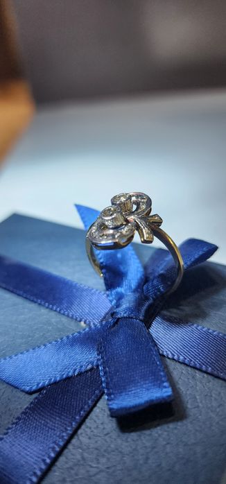 Новое золотое кольцо 750 пр.