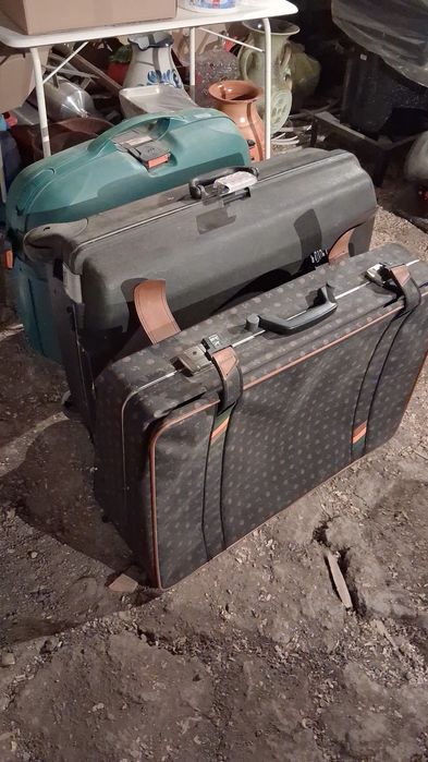 Valiza         rucsac    drumeție