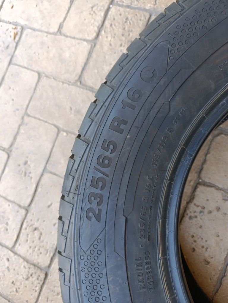 Нови гуми за Микробус 235/65/16 С Continental