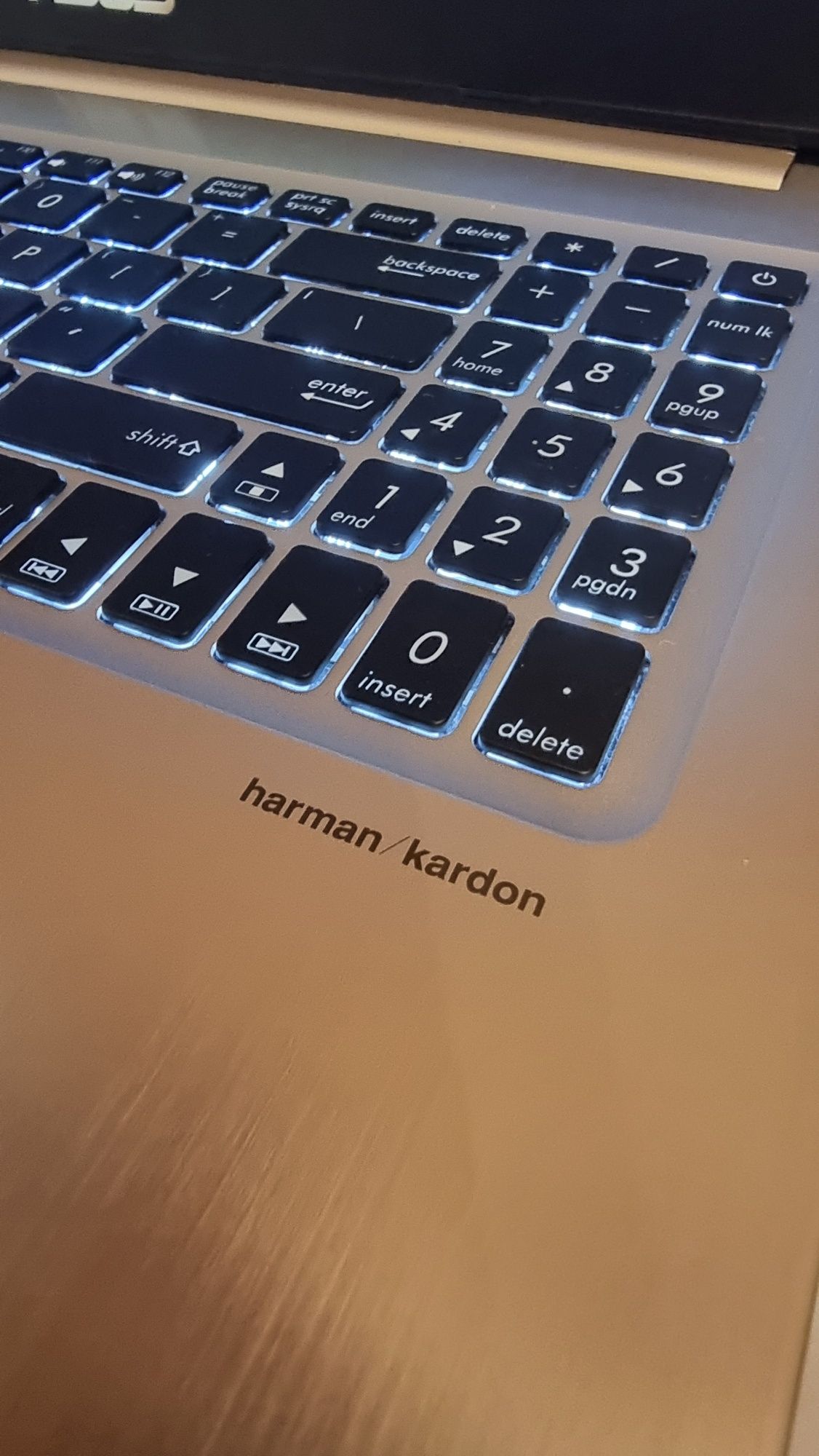 Laptop Asus VivoBook Pro N580V 15.6 inch, i7 , GTX 1050, Harman/Kardon