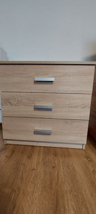 Vând  comoda 3 sertare stejar somona,grosime pal 18 mm,