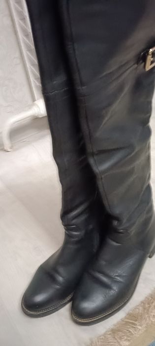 Срочно продам кожный сапоги