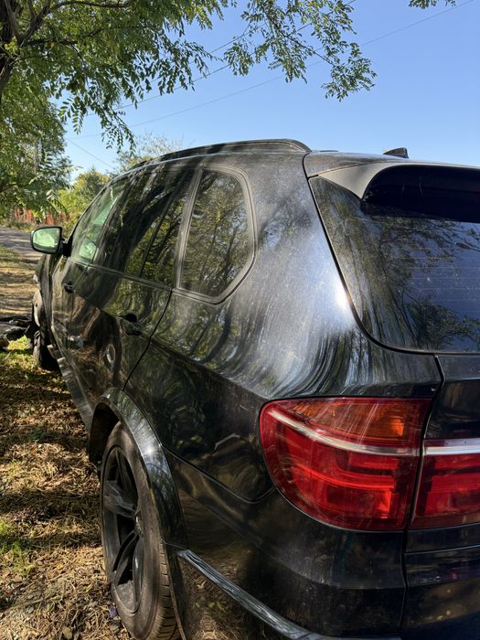 Vand bmw x5 avariat