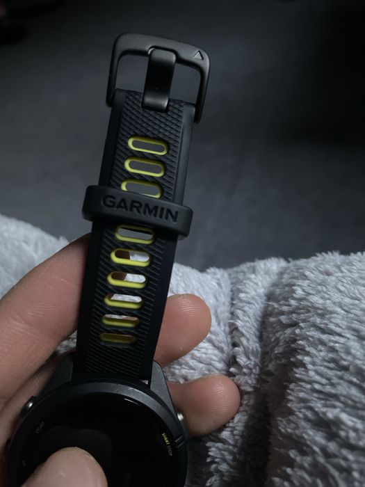 Часовник Garmin forerunner 265s