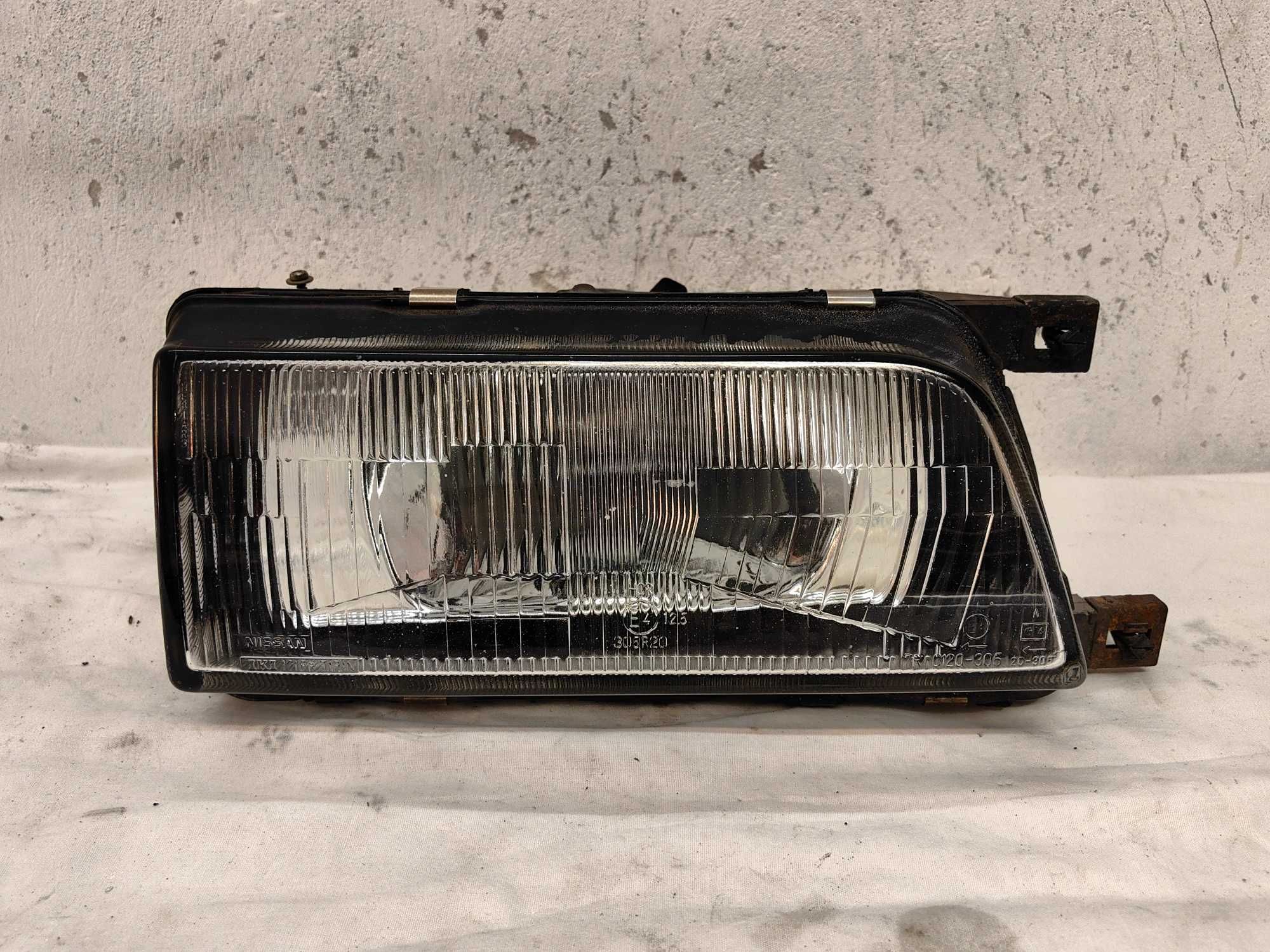 Оригинален фар Нисан  Nissan Sunny